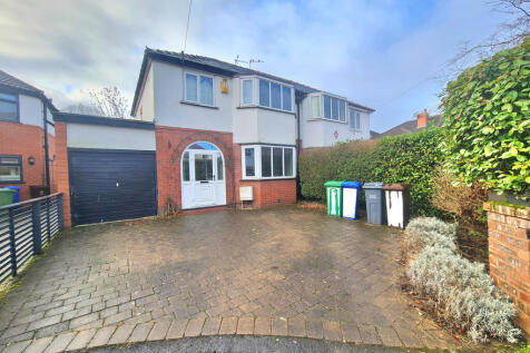 A traditional three bedroom semi detached property located on a quiet cul-de-sac central to Didsbury Village. Within walking distance to all shops, bars, restaurants and the catchment areas for the lo