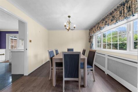 239 Hadlow Road _-10.jpg