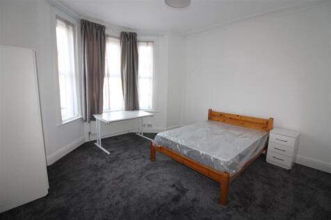 3 Bedroom Flat in SO15 5DU