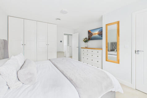 CAM04968G0-PR0089-STILL027