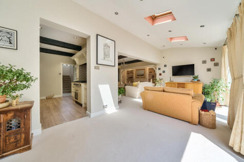 1315850-26-685ee1...