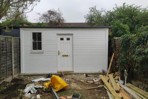 12 Sunningdale Avenue, Feltham, TW13 5JT