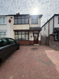3 Bedroom Semi Detached for Rent
