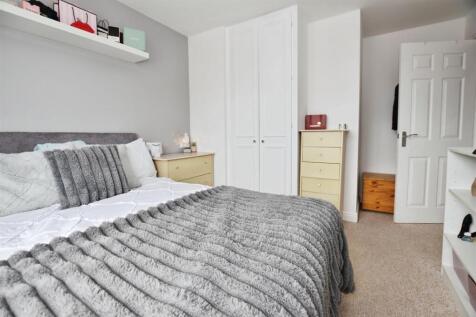 4cc14d99-bed 202 20wdro.JPG