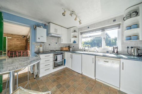 1348387-5-68bb103...