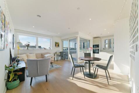 Fantastic two bedroom, two bathroom apartment set within Walton Heights, Elephant Park SE17. Comprising of a bright and airy living / dining area, a modern open plan fitted kitchen with integrated app