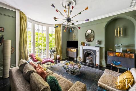 Living Room/Bedroom