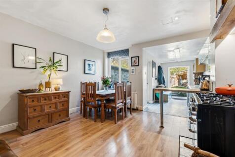 Kitchen / Dining