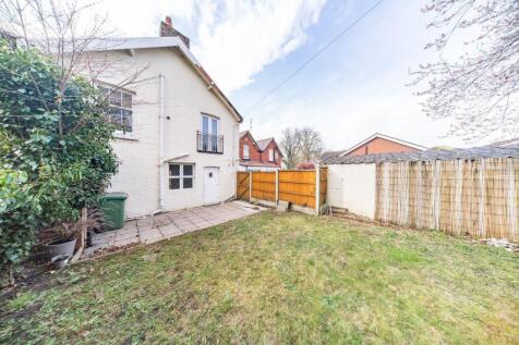 4 Mill Lane garden.jpg