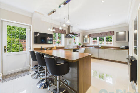 CAM04024G0-PR0030-STILL010