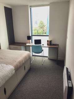 | £161 pppw inc bills | Room E in Flat Share | Student ONLY Property | Available for 26/27 Academic Year | Tenancy Start Date: 01/09/2026 | Next to Five Ways Station | ALL EN-SUITE | Open-Plan Living