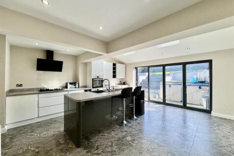 OPEN PLAN DINING KITCHEN