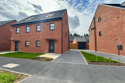 3 bed semi-detached house for rent in Eliza Grant Road, Crossgates, LEEDS