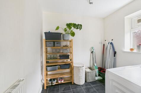 14. CAM04922G0-PR0087-STILL017