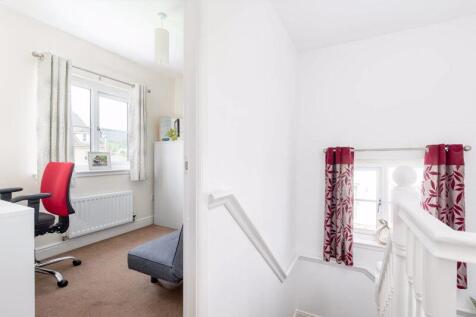 4 bed, 2 bath Detached in Leeds - Photo 17