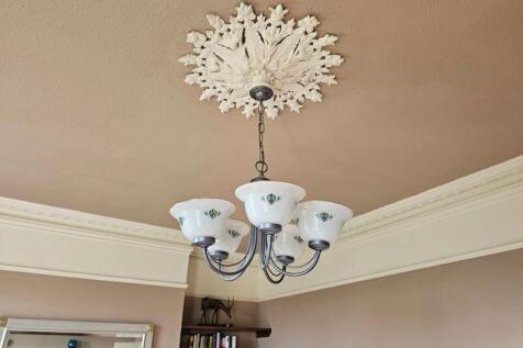 Sitting room / Bedroom