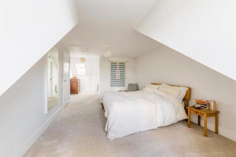 7 Chatfield Close-26.jpg