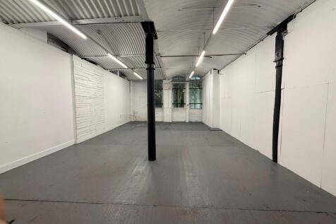Light Industrial to rent in sowerby bridge
