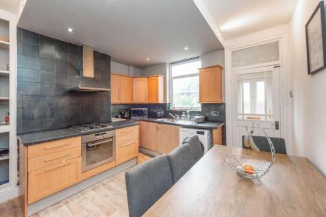 KITCHEN/DINER AND LIVING ROOM