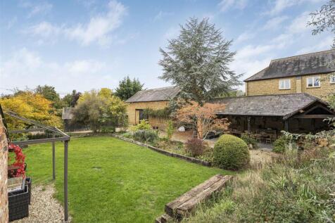 Lower End Farmhouse, 10 High Street South, Tiffiel