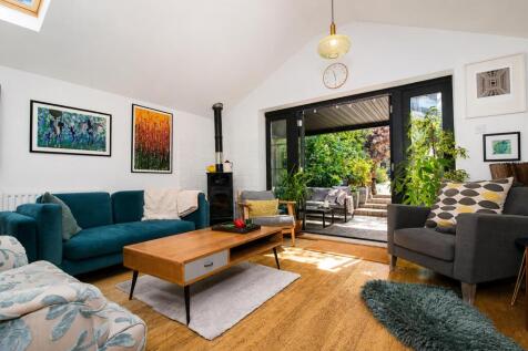19 Chiltern Road_Internals - 20.jpeg