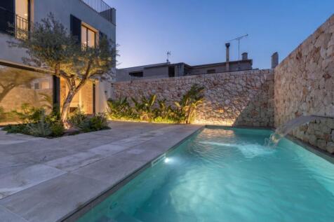 Nice pool terrace
