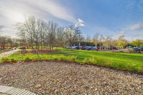 CAM01909G0-PR0420-STILL008