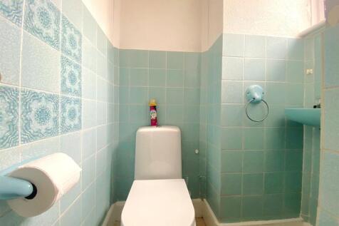 12 Little Common Rd - WC.jpg