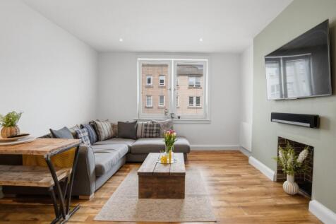 A beautifully presented 2-bedroom property in Craigentinny. It is fully furnished with an open plan living/dining room, kitchen and bathroom. Available 31st of July!