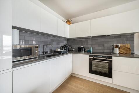 1333375-10-6890e4...