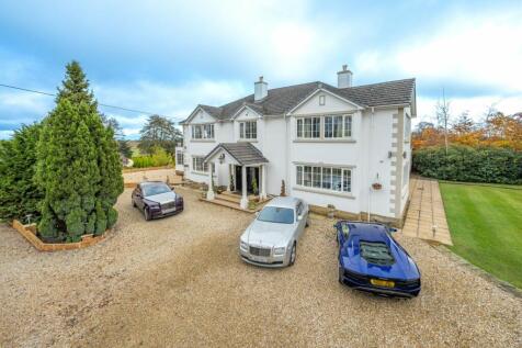 AVAILABLE TO LET NOW - One Oak is an exceptional five-bedroom country residence set within approximately three acres of private grounds, enjoying stunning views across open countryside. Located in Yor