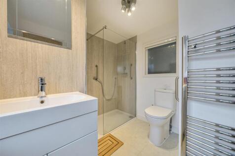 2 Church Place Shower Room.jpg