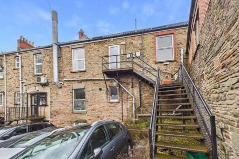 **SINGLE OCCUPANCY ONLY** **PLEASE DO NOT CALL TO BOOK AN APPOINTMENT. ALL ENQUIRIES MUST BE SUBMITTED VIA THE RIGHTMOVE ENQUIRY FORM, INCLUDING THE NAME AND DETAILS OF THE PROSPECTIVE TENANT(S), ALON