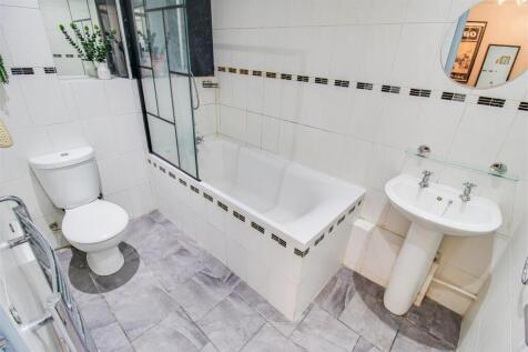 BATHROOM/W.C.