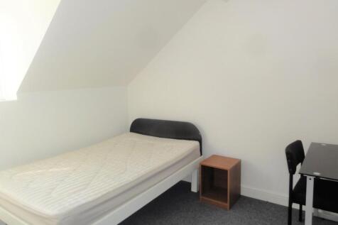 Flat J Studio 200 Bed4.JPG