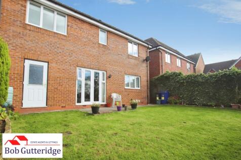 ENCLOSED REAR GARDEN