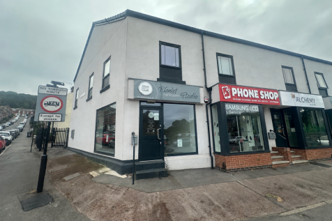 Retail Property (high street) to rent in woodsetts