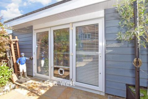 Workshop/Outbuildings