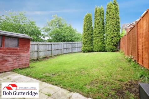 ENCLOSED REAR GARDEN
