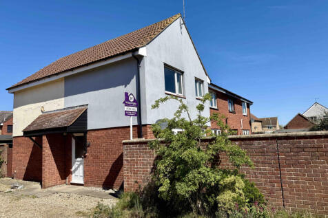 1 Bedroom End Terrace For Sale