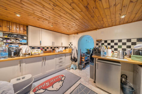 1393043-24-69442544e2f60-ARW-1