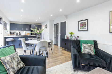 Family Dining Kit...