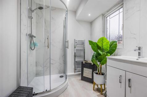 1 Caer Peris View, Portchester-Small-PorticoMarket