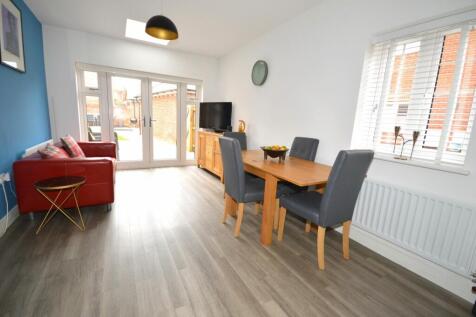 Breakfast/Family Room