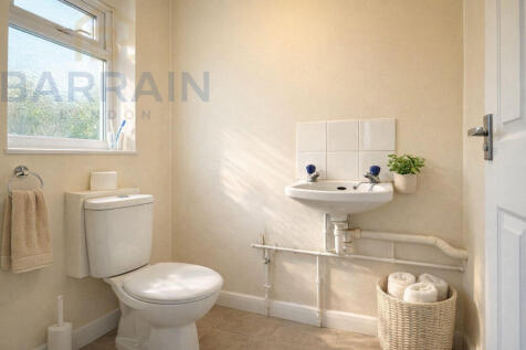 House For Sale House for sale in Beckton E6 By Bar