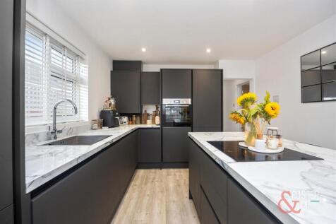 Phyllis Avenue 106-015.JPG