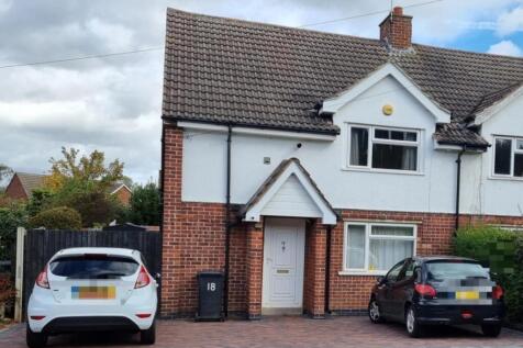 4 Bedroom Semi-Detached in DE74 2ES