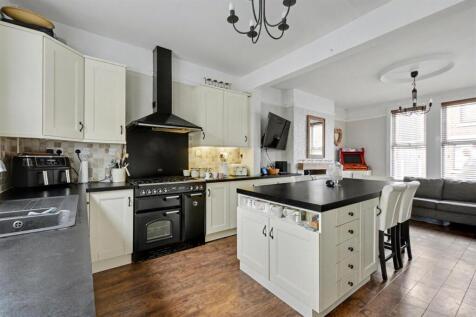 Living/Dining Kitchen