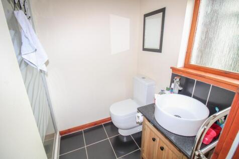 PRINCIPAL BEDROOM EN SUITE-2.jpg