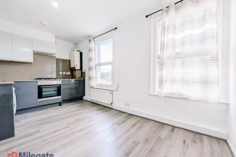 1 Bedroom Flat | First Floor | Open-Plan Kitchen & Living Room | Unfurnished | Excellent Transport Links | Available Immediately